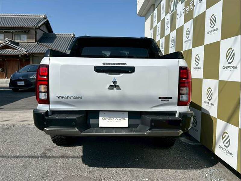 MITSUBISHI TRITON