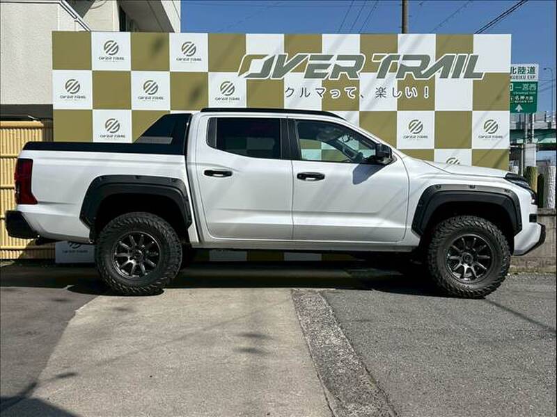 MITSUBISHI TRITON