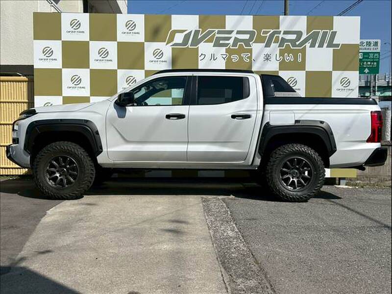 MITSUBISHI TRITON