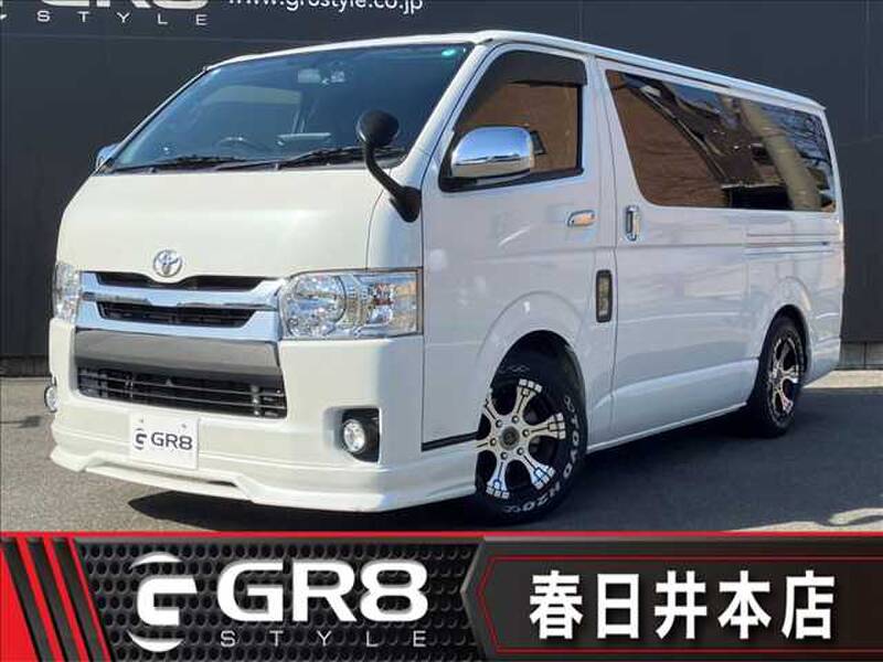TOYOTA HIACE VAN