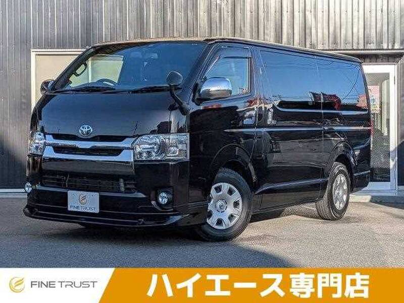 TOYOTA HIACE VAN