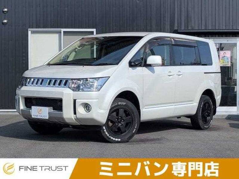 MITSUBISHI DELICA D5