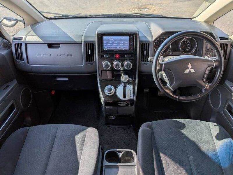 MITSUBISHI DELICA D5