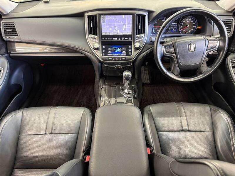 TOYOTA CROWN ATHLETE