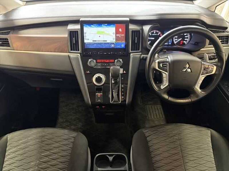 MITSUBISHI DELICA D5