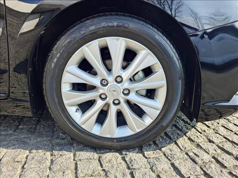 LEXUS HS