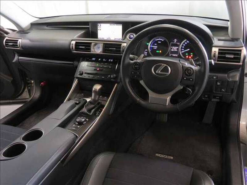 LEXUS IS