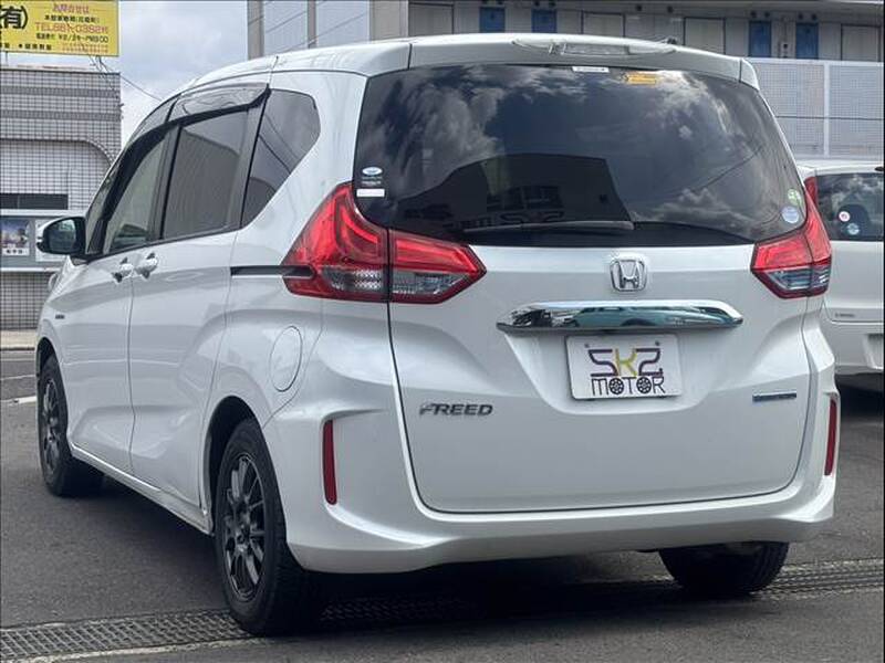 HONDA FREED HYBIRD
