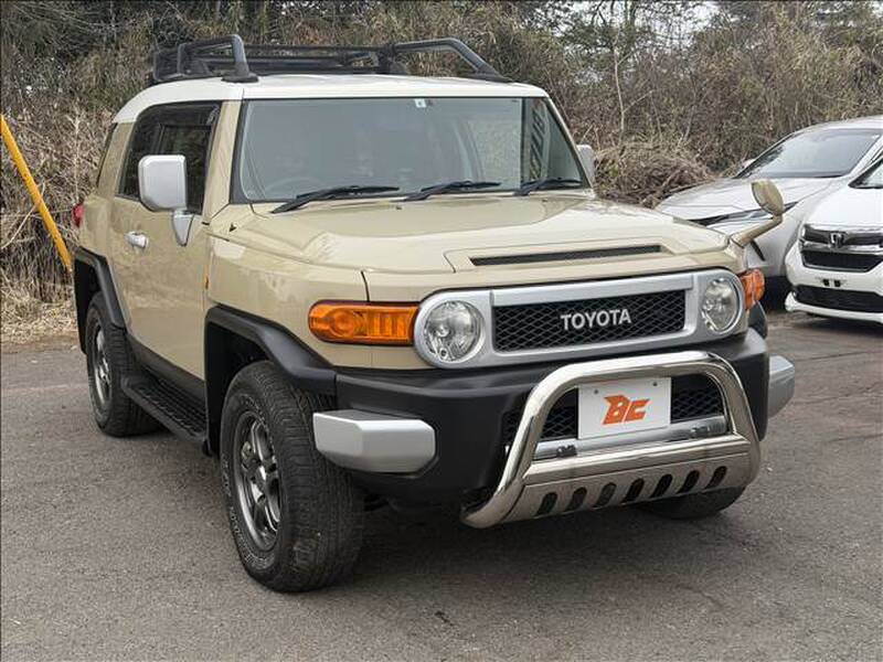 TOYOTA FJ CRUISER