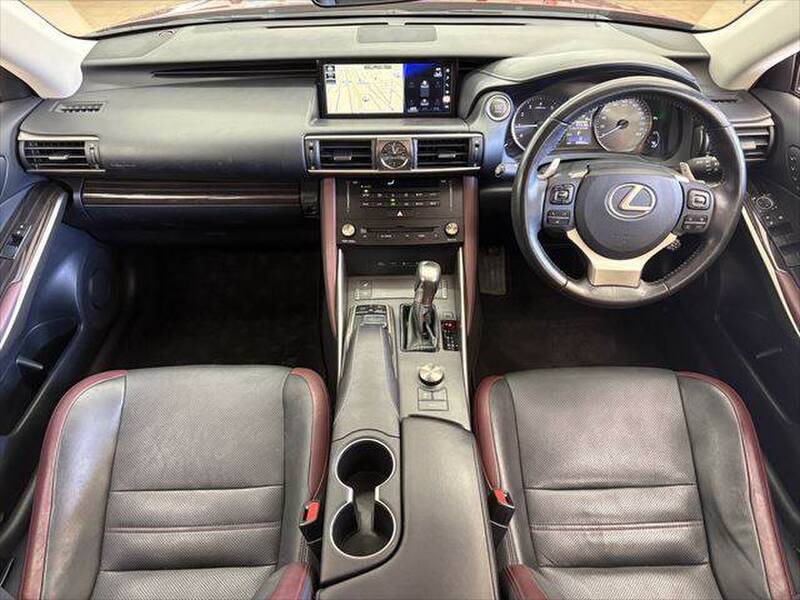 LEXUS IS