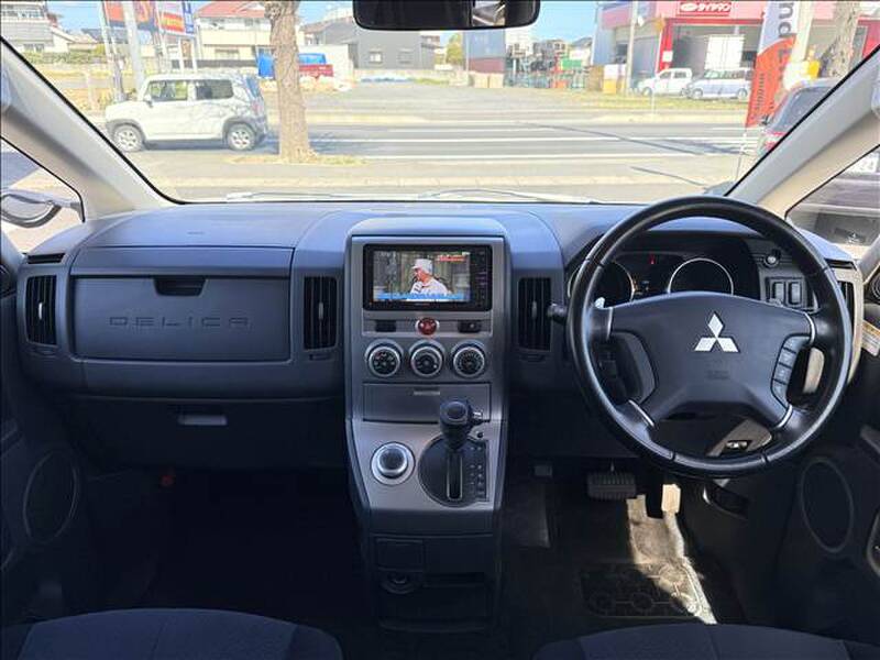 MITSUBISHI DELICA D5