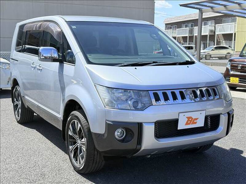 MITSUBISHI DELICA D5