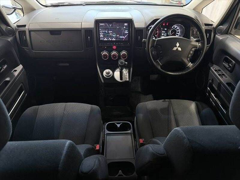 MITSUBISHI DELICA D5
