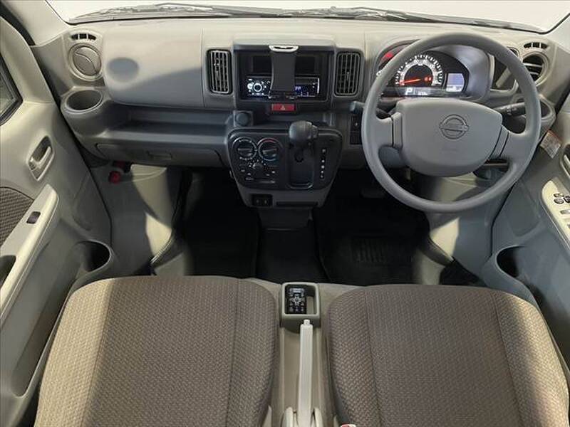 NISSAN CLIPPER VAN