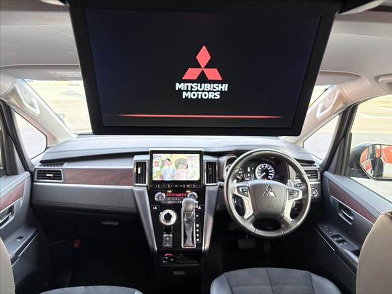 MITSUBISHI DELICA D5
