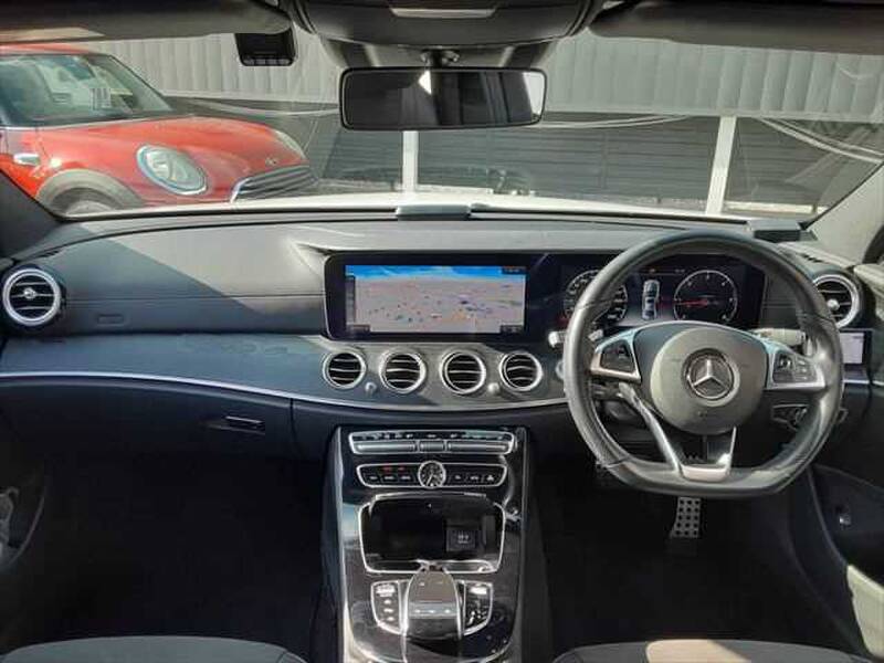 MERCEDES BENZ E-CLASS Sedan