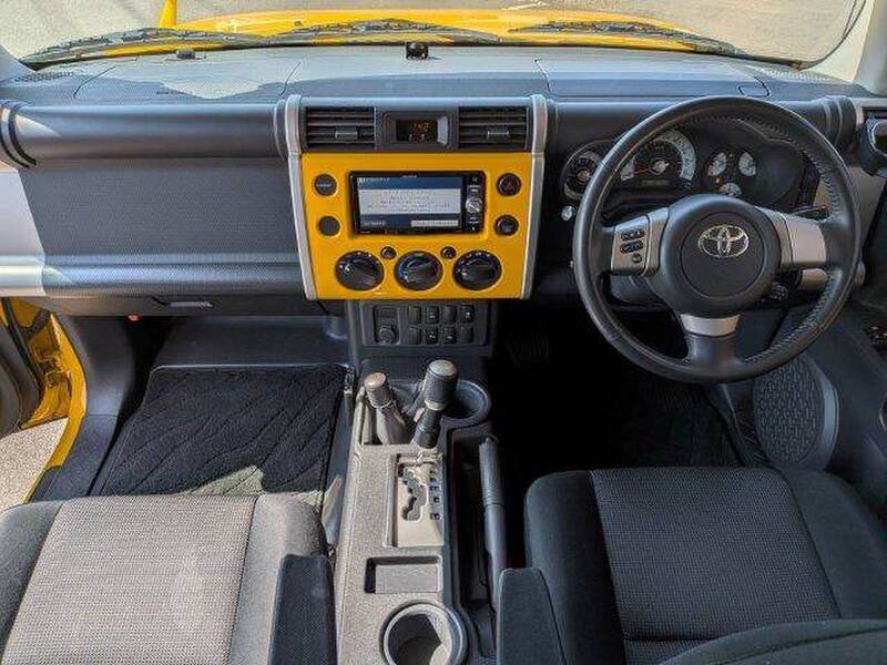 TOYOTA FJ CRUISER
