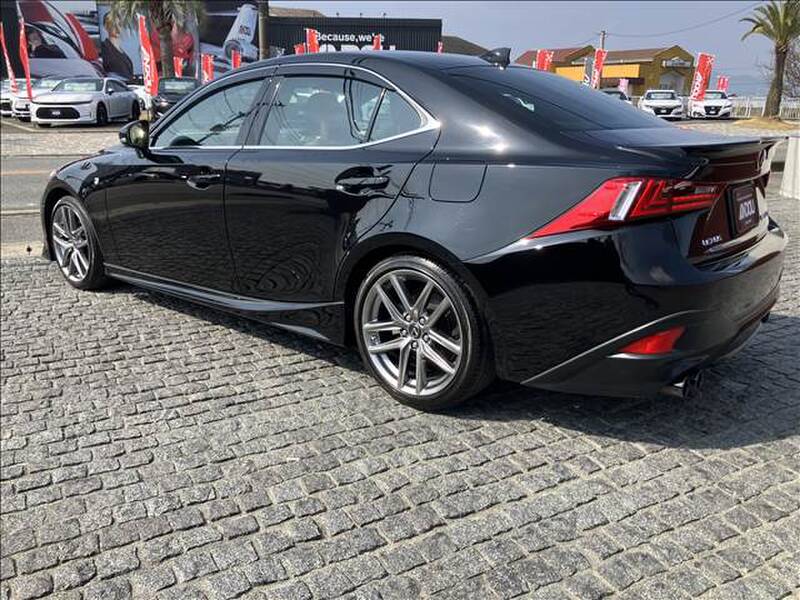 LEXUS IS