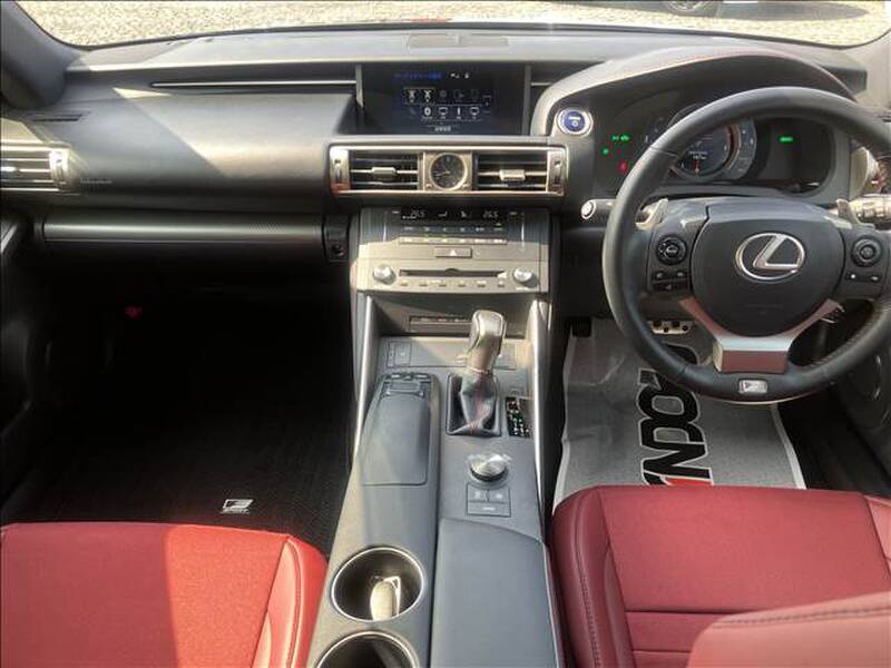 LEXUS IS