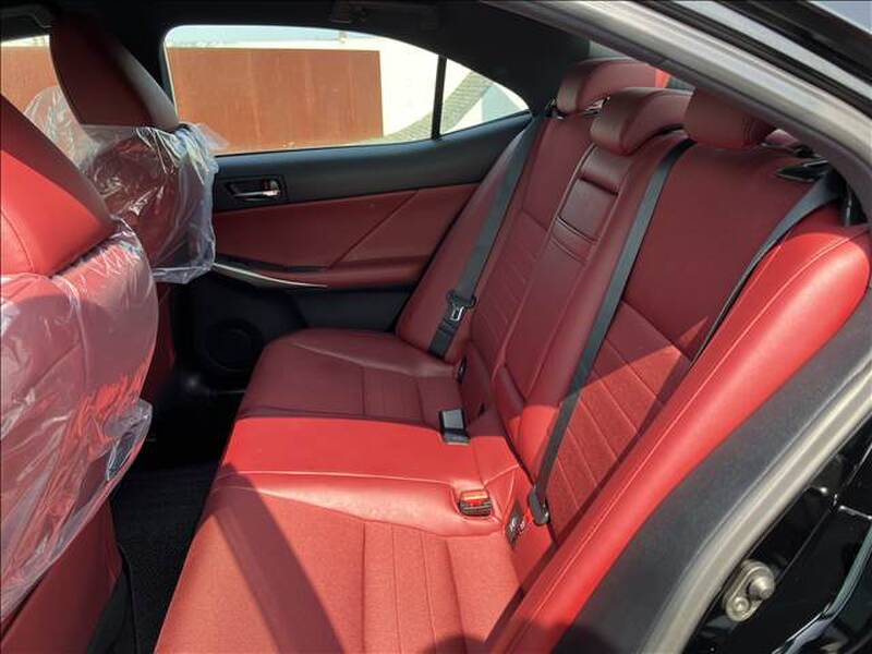 LEXUS IS