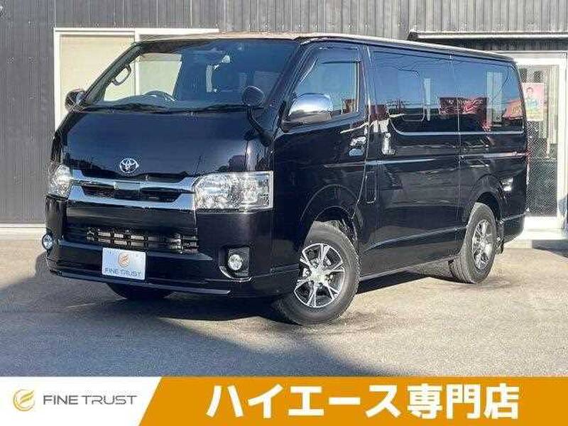 TOYOTA HIACE VAN