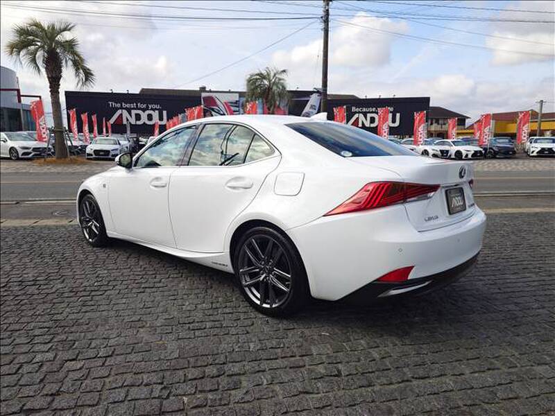 LEXUS IS