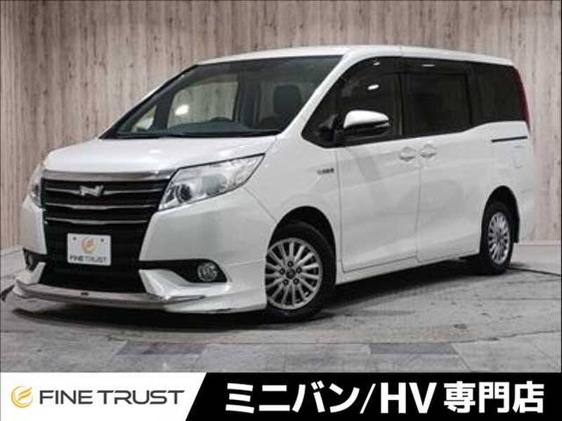 TOYOTA NOAH