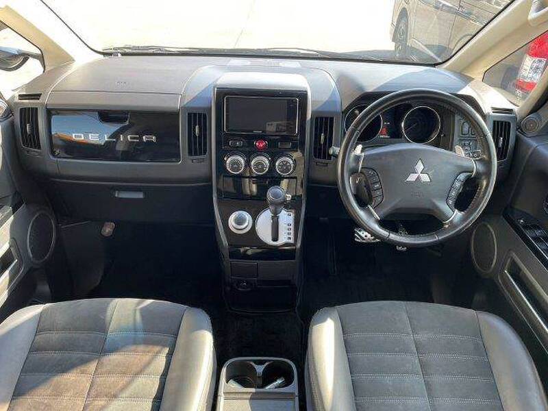 MITSUBISHI DELICA D5