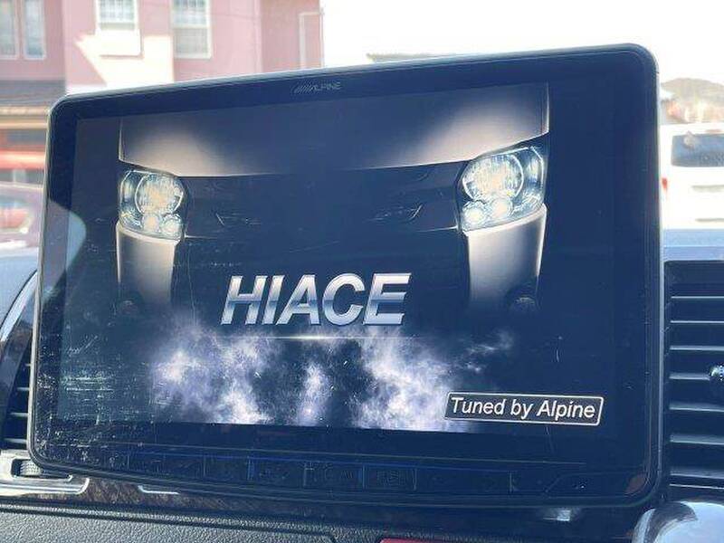 TOYOTA HIACE VAN