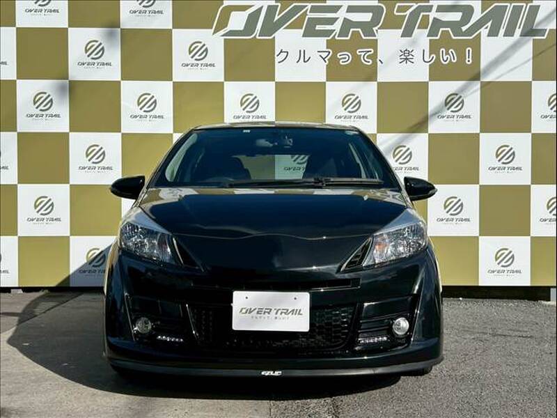TOYOTA VITZ (YARIS)
