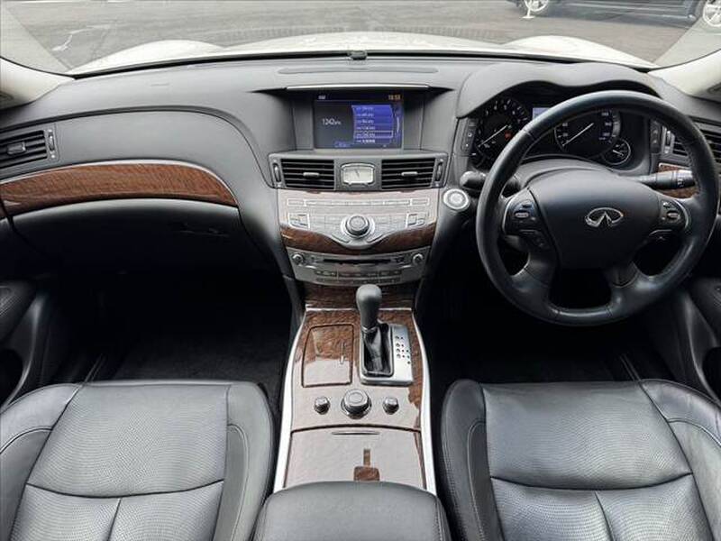 NISSAN FUGA