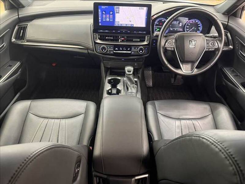 TOYOTA CROWN