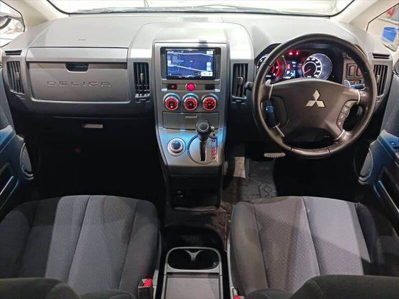 MITSUBISHI DELICA D5