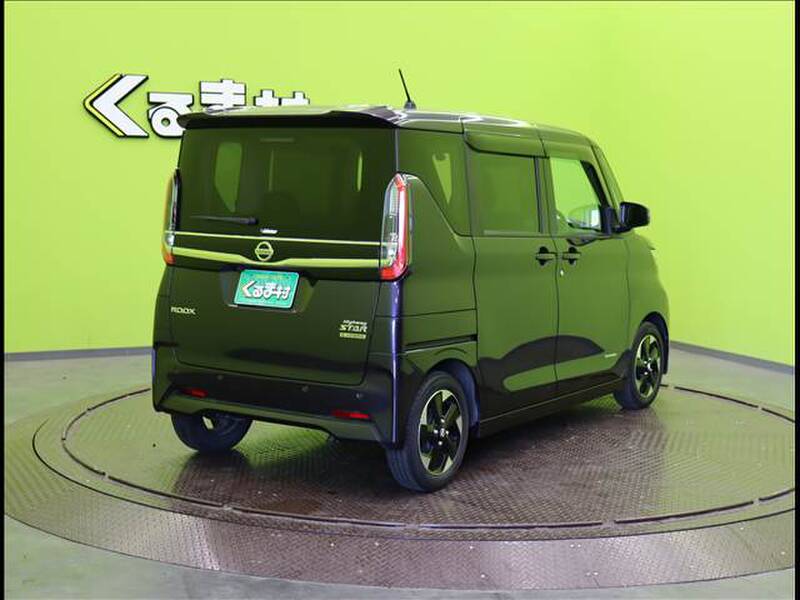 NISSAN ROOX