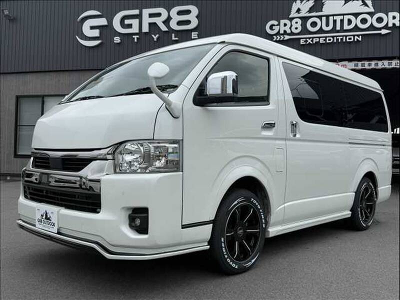 TOYOTA HIACE VAN