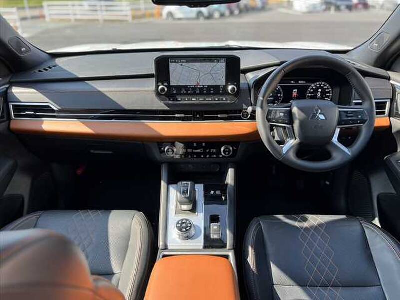 MITSUBISHI OUTLANDER PHV