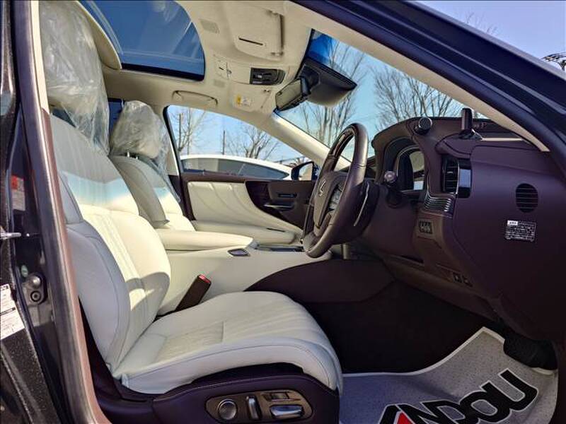 LEXUS LS