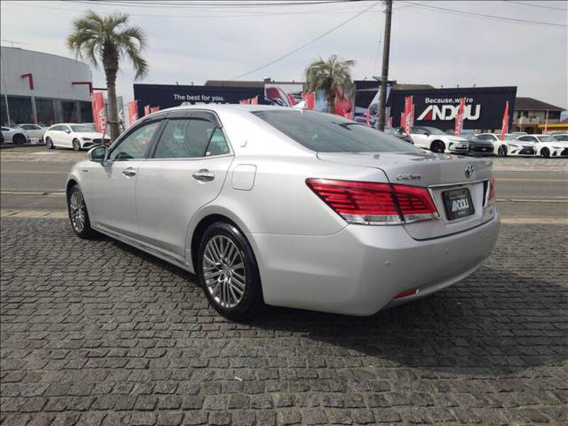 TOYOTA CROWN MAJESTA