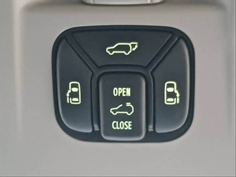 TOYOTA VELLFIRE HYBRID