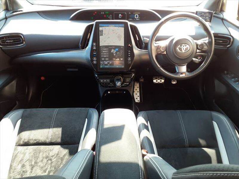 TOYOTA PRIUS PHV