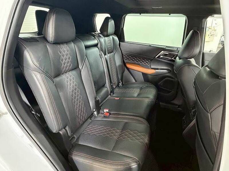 MITSUBISHI OUTLANDER PHV