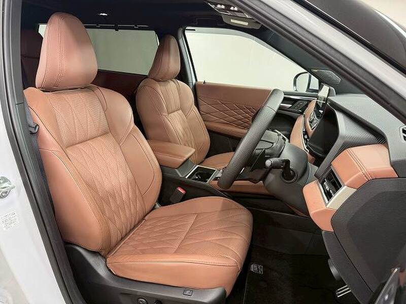 MITSUBISHI OUTLANDER PHV