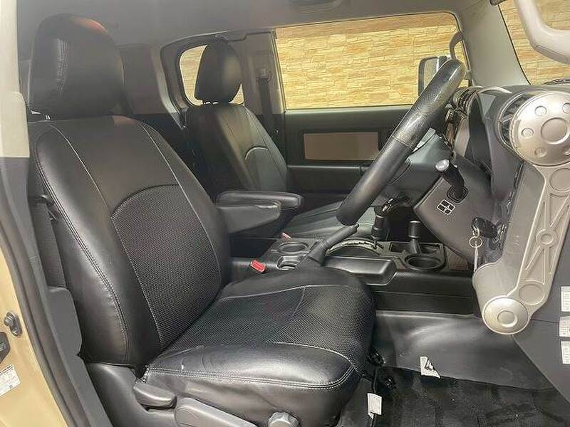 TOYOTA FJ CRUISER