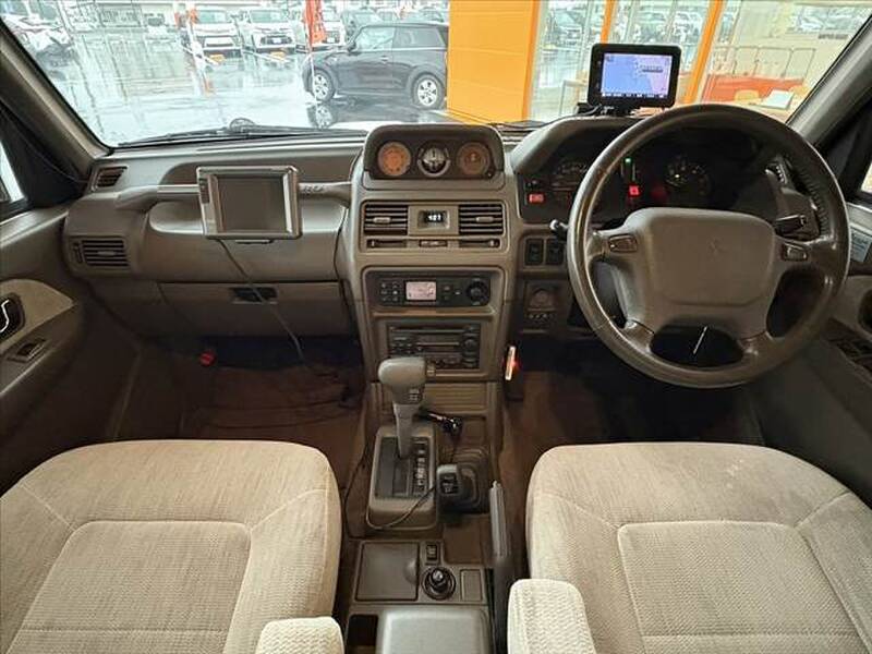 MITSUBISHI PAJERO (MONTERO)
