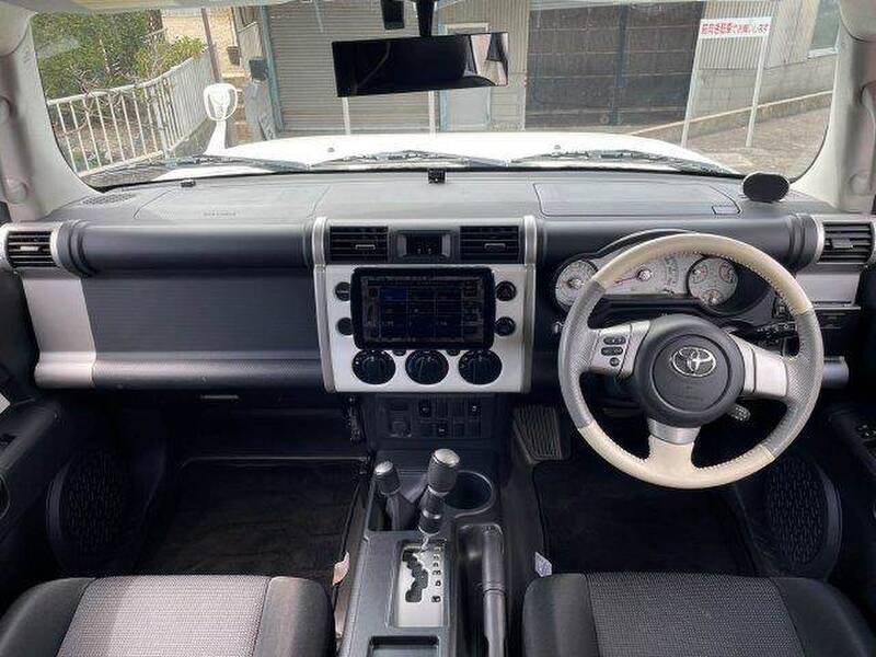 TOYOTA FJ CRUISER