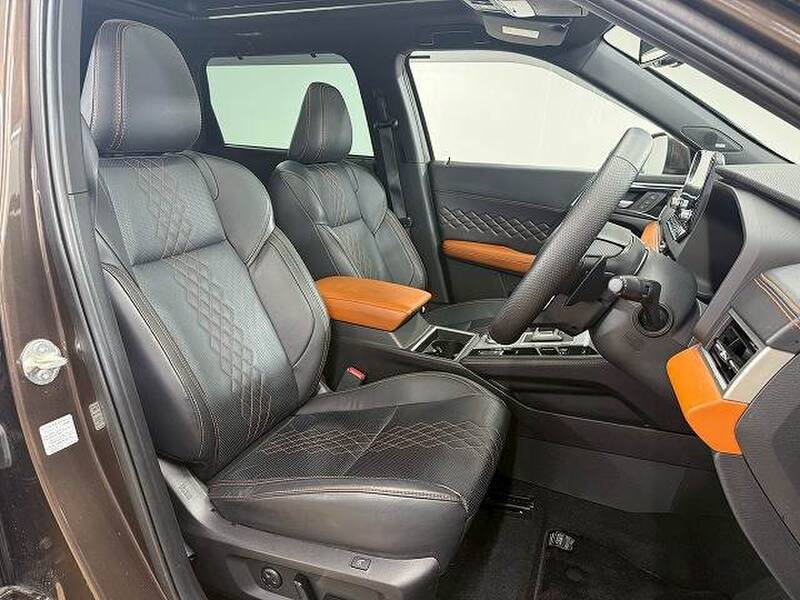 MITSUBISHI OUTLANDER PHV