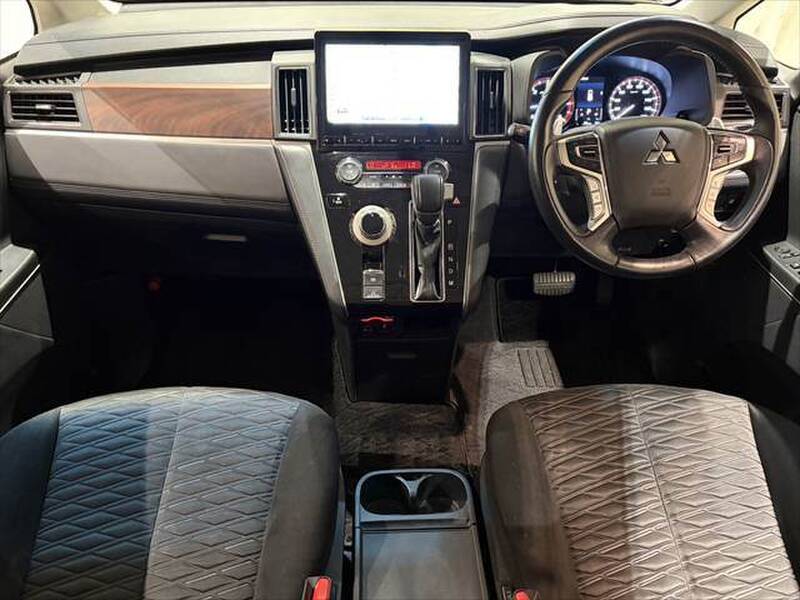 MITSUBISHI DELICA D5