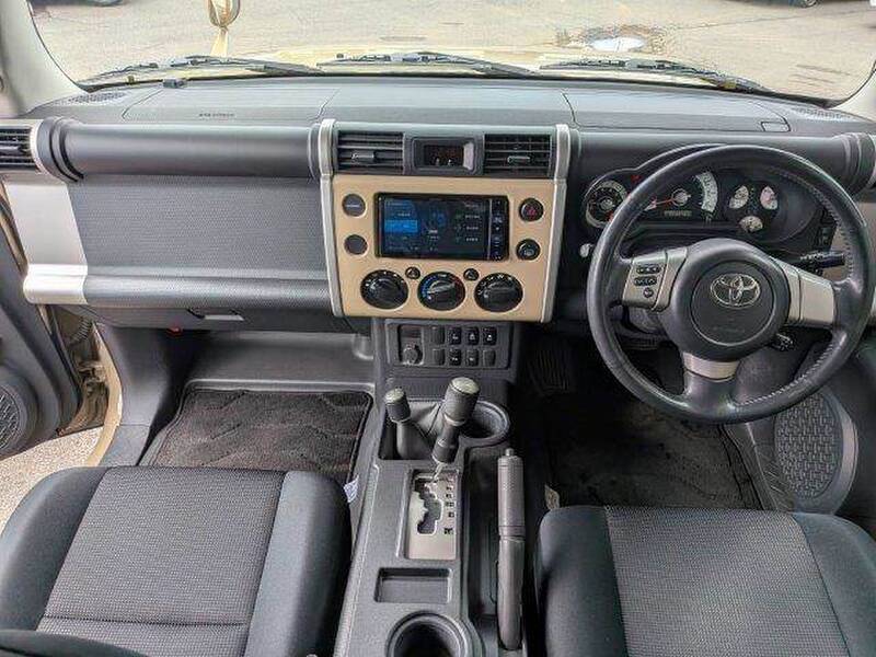 TOYOTA FJ CRUISER