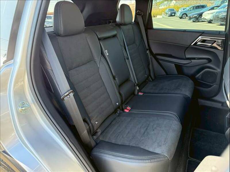 MITSUBISHI OUTLANDER PHV