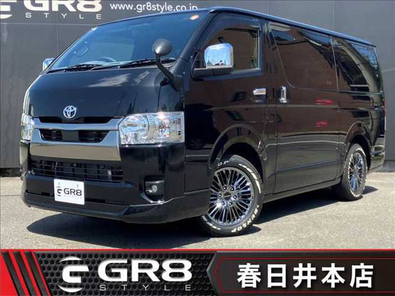 TOYOTA HIACE VAN